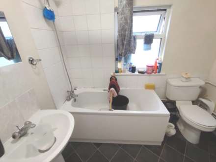 Central Park Road, East Ham, E6, Image 6