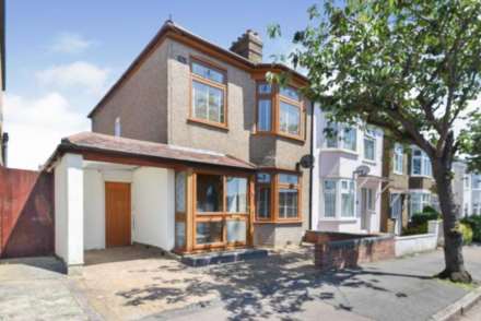 Hainault Road, Collier Row, RM5, Image 1