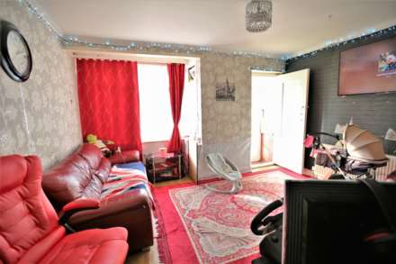 Third Avenue, Dagenham, Essex, RM10, Image 3