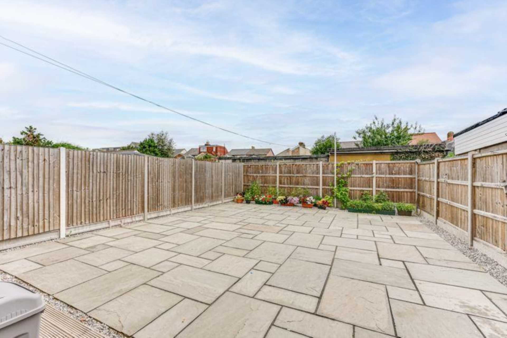 Albany Park View, Ponders End, EN3, Image 11