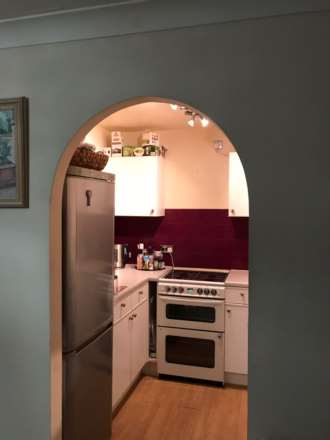 Oakhurst Close, Ilford, Image 6