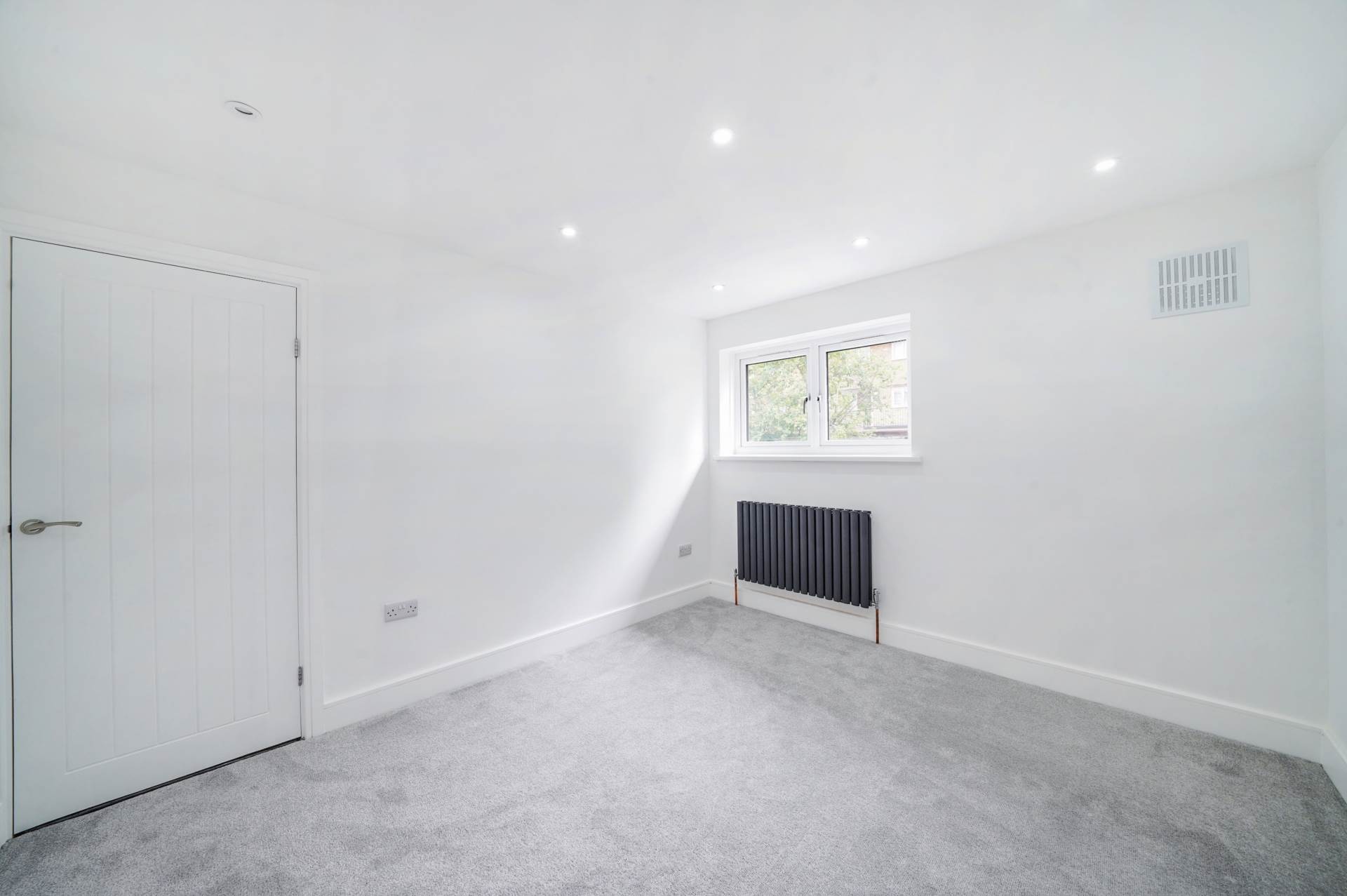 Scoulding Rd, Canning Town, E16, Image 11
