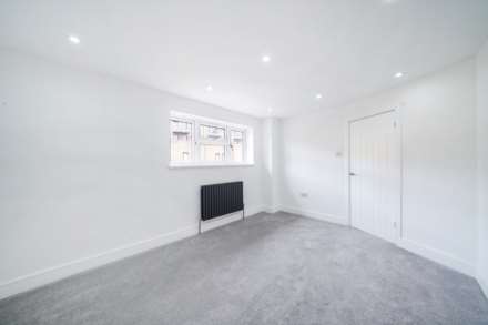 Scoulding Rd, Canning Town, E16, Image 10