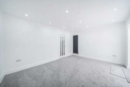 Scoulding Rd, Canning Town, E16, Image 6