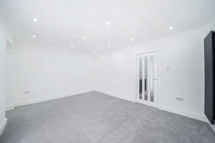 Scoulding Rd, Canning Town, E16, Image 7