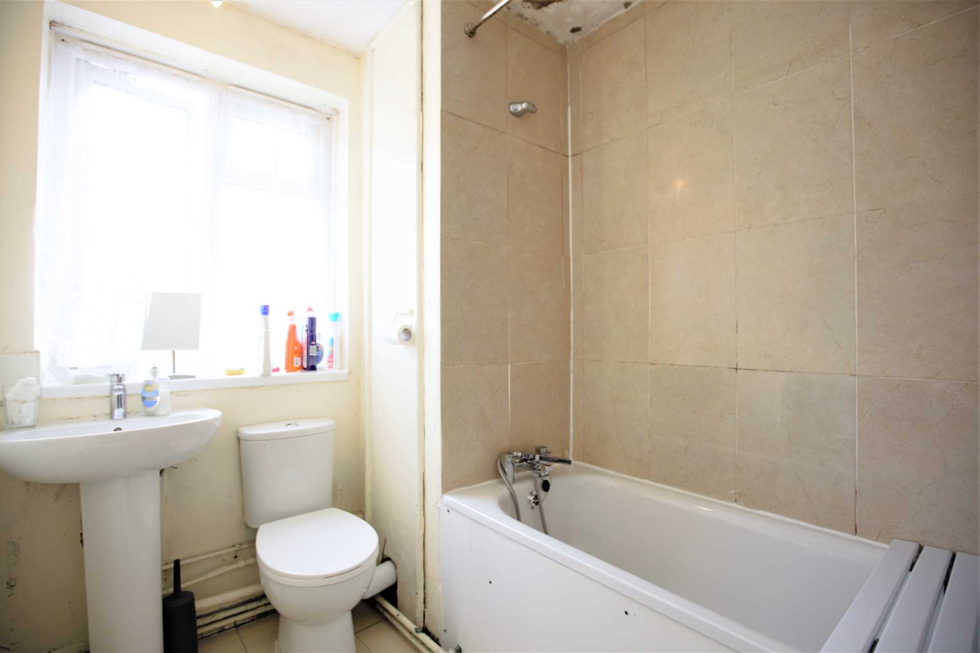 Sixth Avenue, Manor Park, London, E12, Image 5