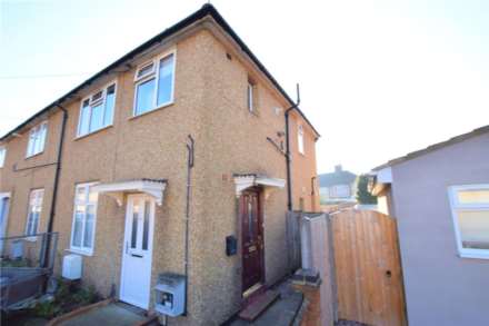 1 Bedroom Flat, Valence Wood Road, Dagenham, RM8