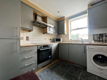 Clifden Road, Clapton, E5 0LN, Image 2