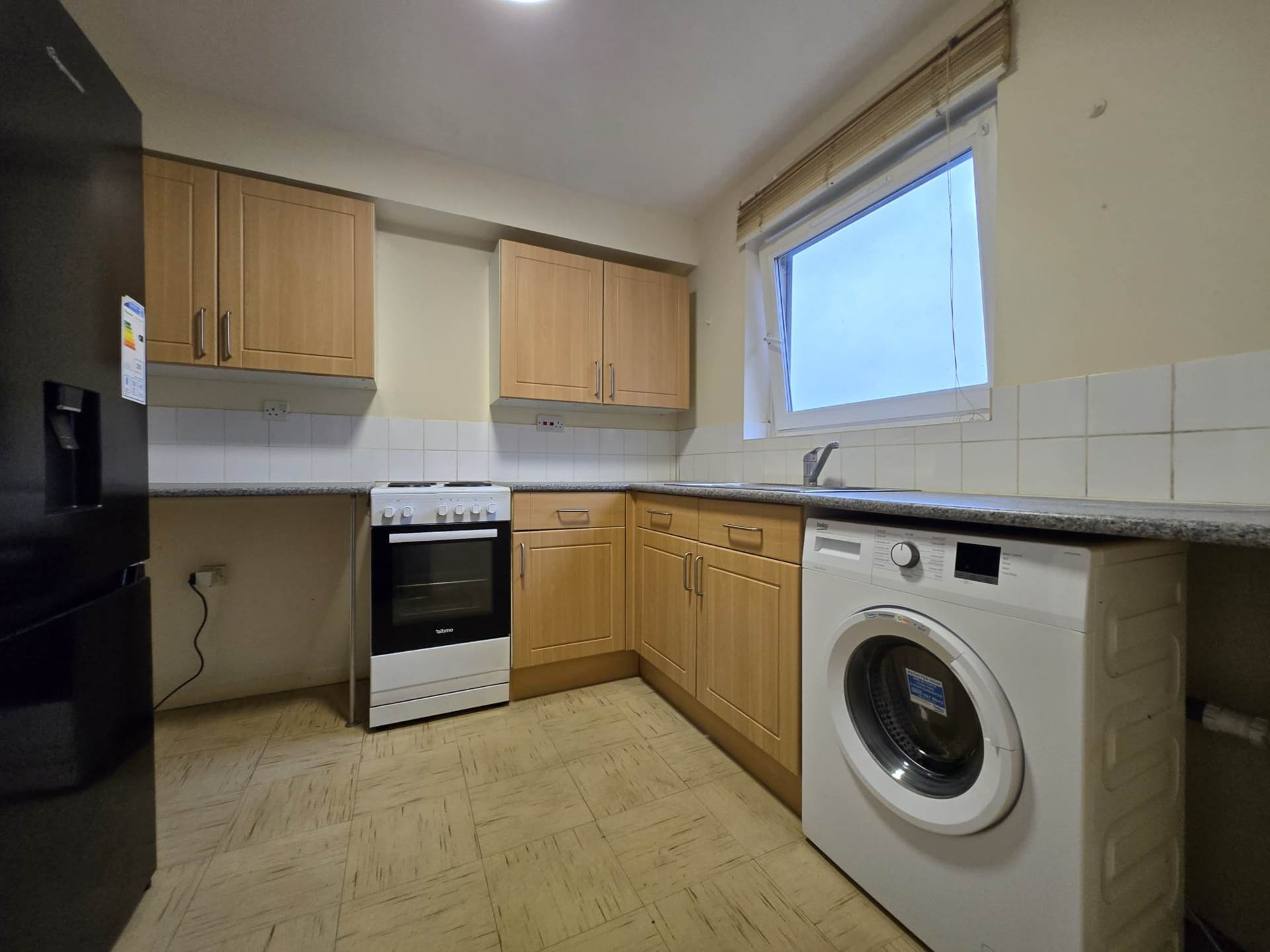 Trotwood, Grange Hill, IG7 5JP, Image 4