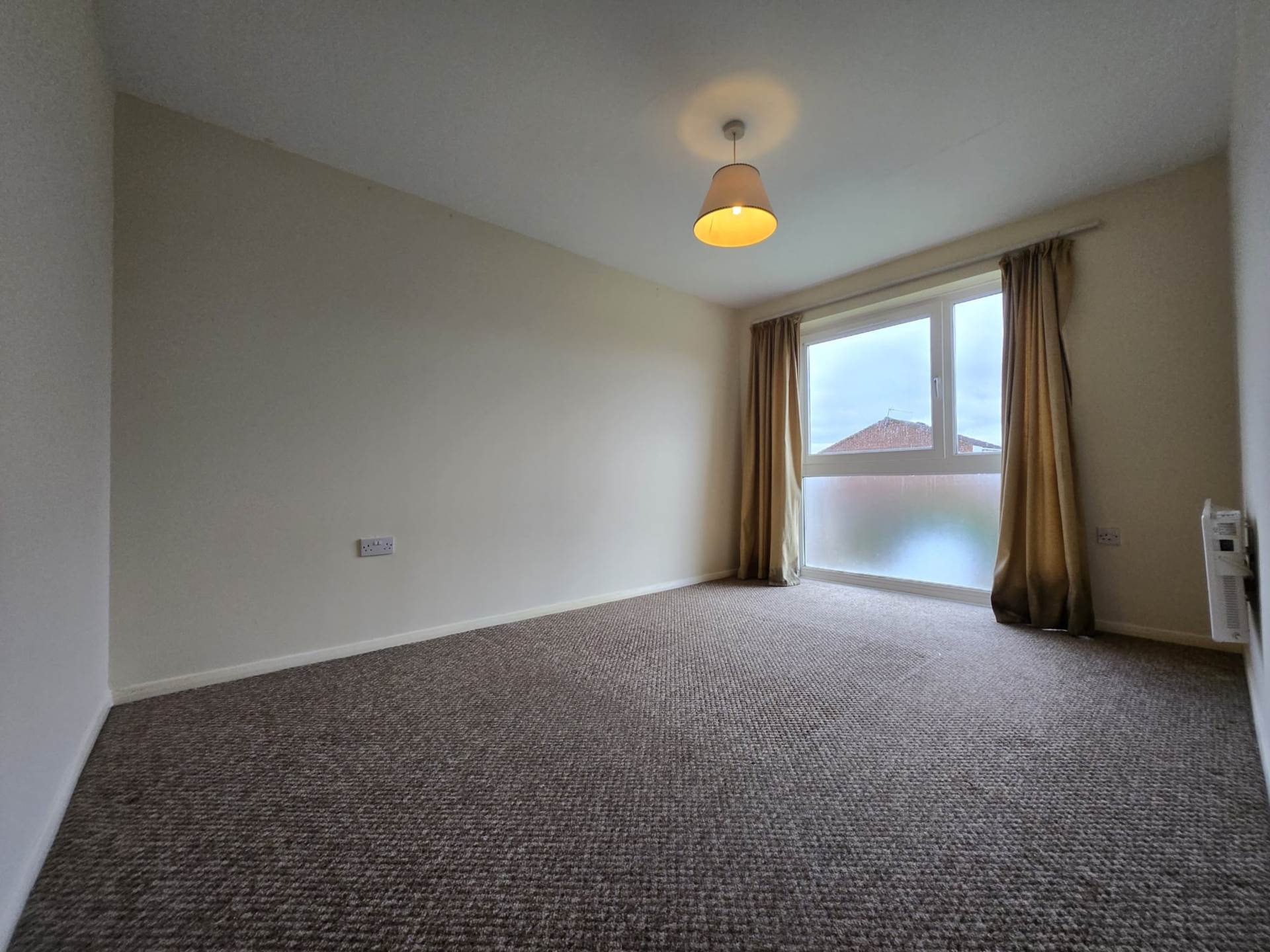 Trotwood, Grange Hill, IG7 5JP, Image 5