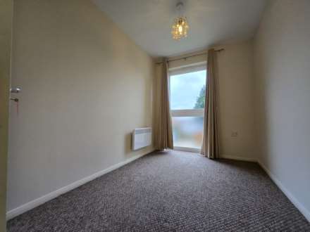Trotwood, Grange Hill, IG7 5JP, Image 6