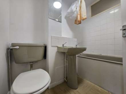 Trotwood, Grange Hill, IG7 5JP, Image 7