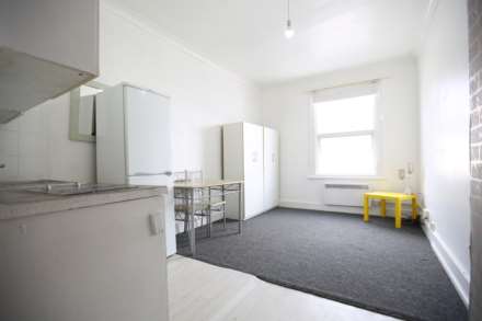 Studio, Romford Road, Manor Park, E12