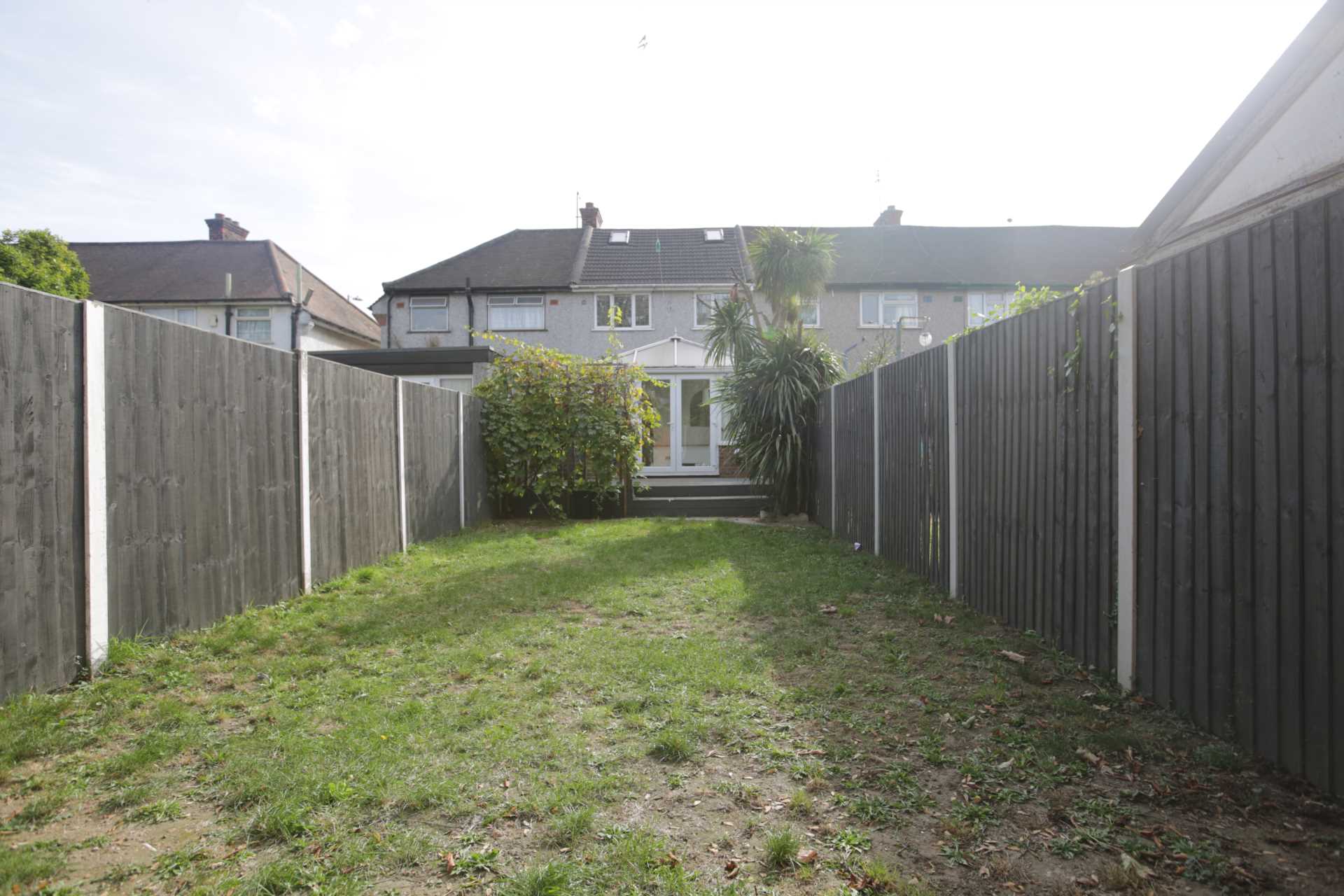 Oval Road North, Dagenham, RM10 9ER, Image 11