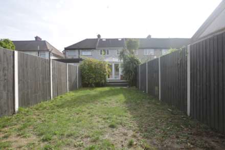 Oval Road North, Dagenham, RM10 9ER, Image 11