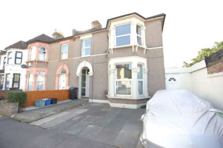 4 Bedroom End Terrace, Milverton Gardens, Ilford, IG3 8DS