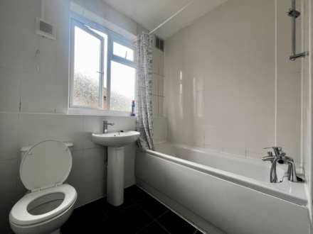 Rainham Road South, Dagenham, RM10 7XA, Image 6