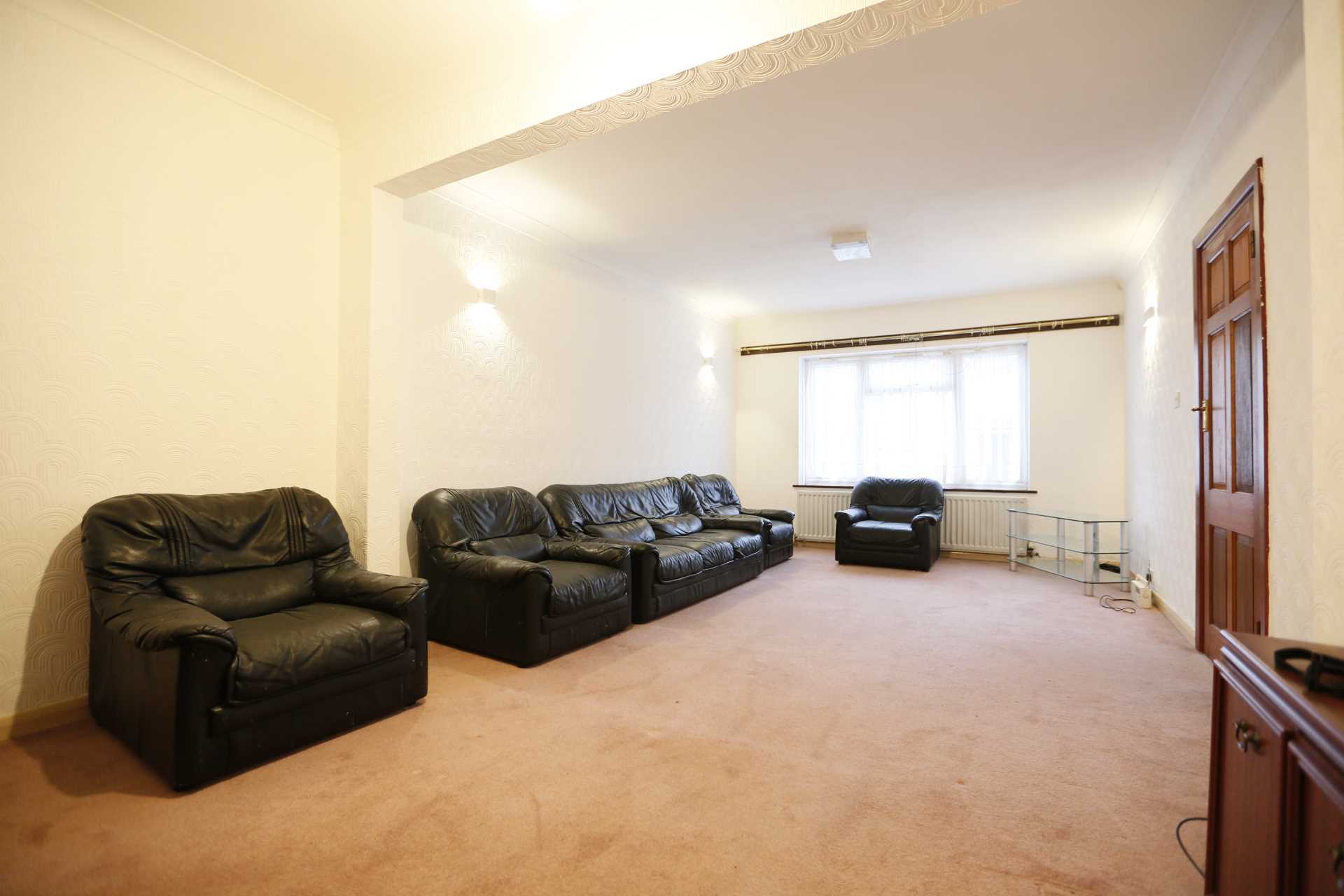 Bramley Crescent, Ilford, IG2 6DA, Image 2