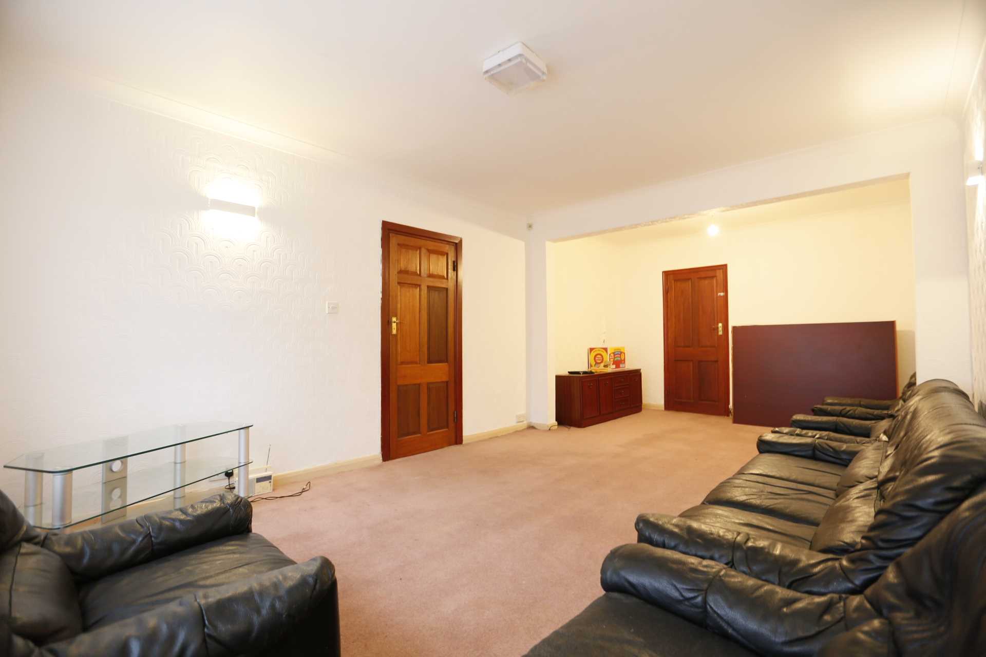 Bramley Crescent, Ilford, IG2 6DA, Image 4