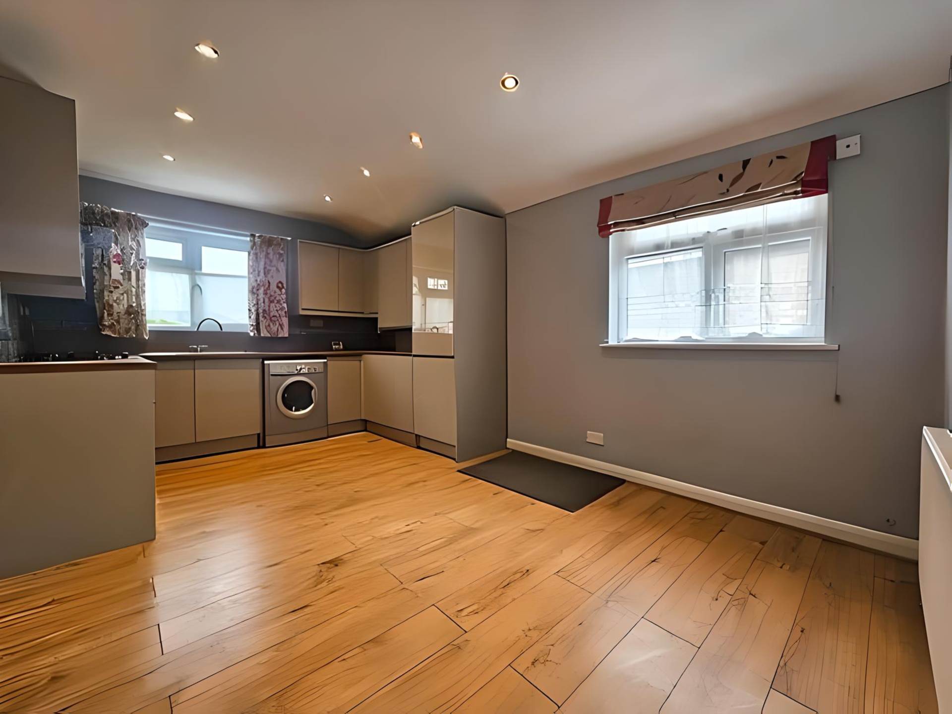 Sheringham Ave, Manor Park, E12 5PE, Image 2