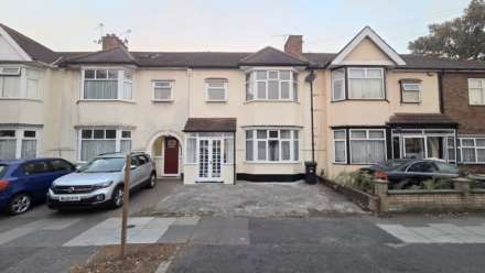 Charter Avenue, Ilford, IG2 7AD, Image 1