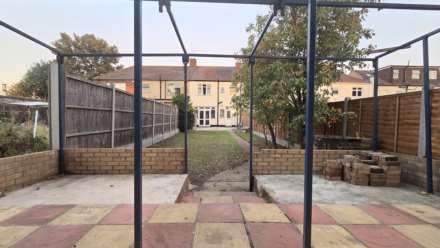 Charter Avenue, Ilford, IG2 7AD, Image 12
