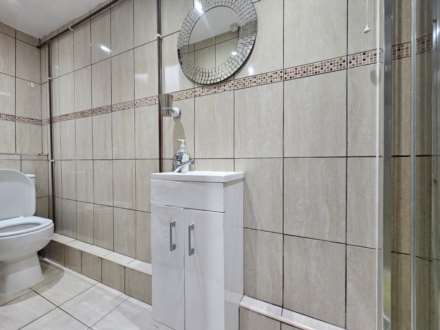 Basildon Avenue, Clayhall IG5, Image 6