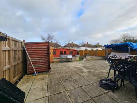 Basildon Avenue, Clayhall IG5, Image 8