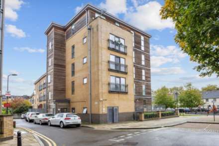 2 Bedroom Flat, Walnut Court, Windmill Road, London, E5