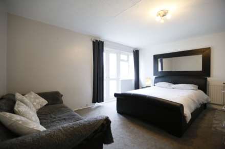 2 Bedroom Flat, Brading Crescent, London, E11
