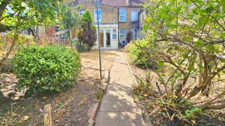 Fourth Avenue, Manor Park, E12, Image 15