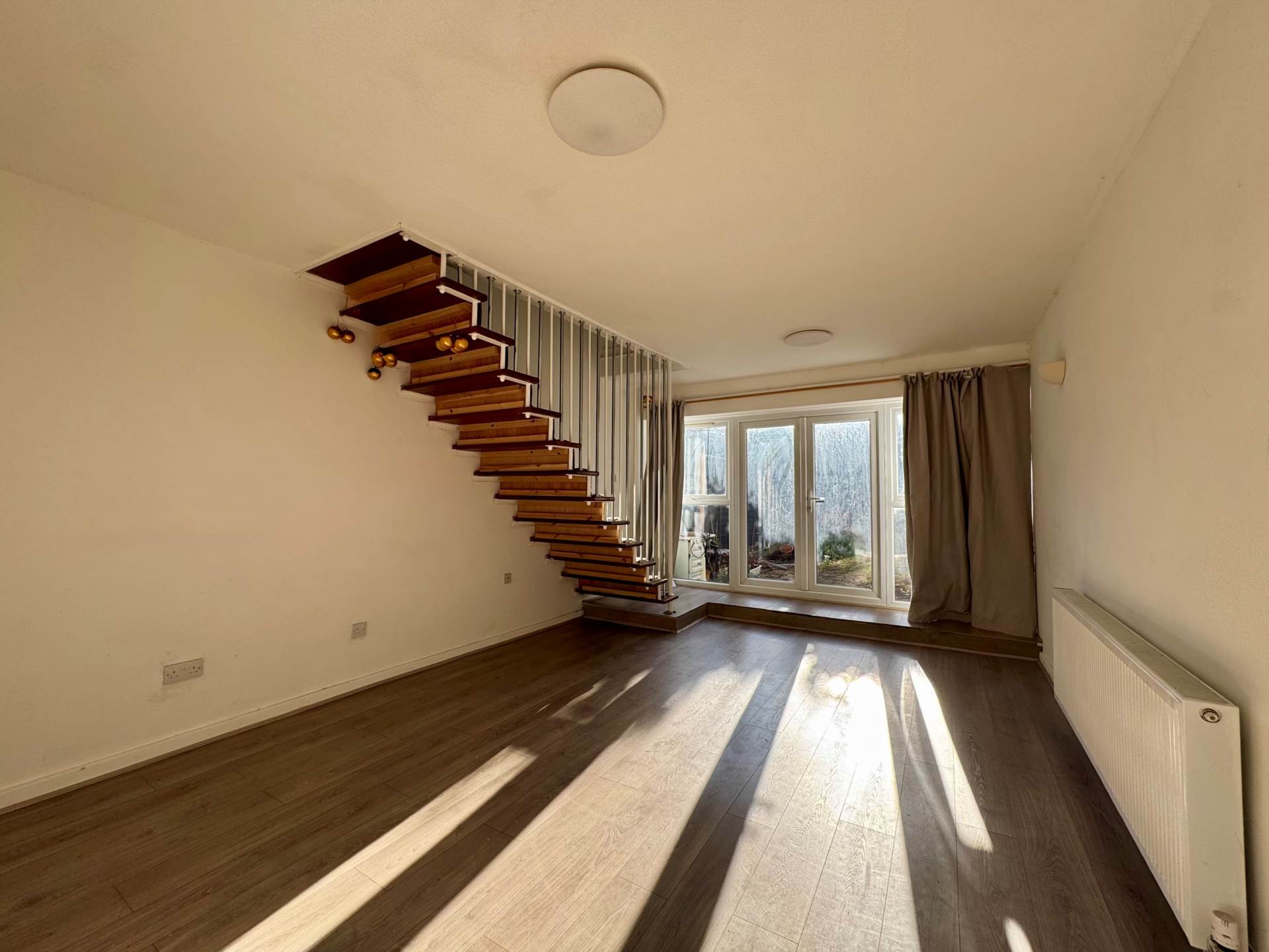 Karen Terrace, Leytonstone, E11, Image 1