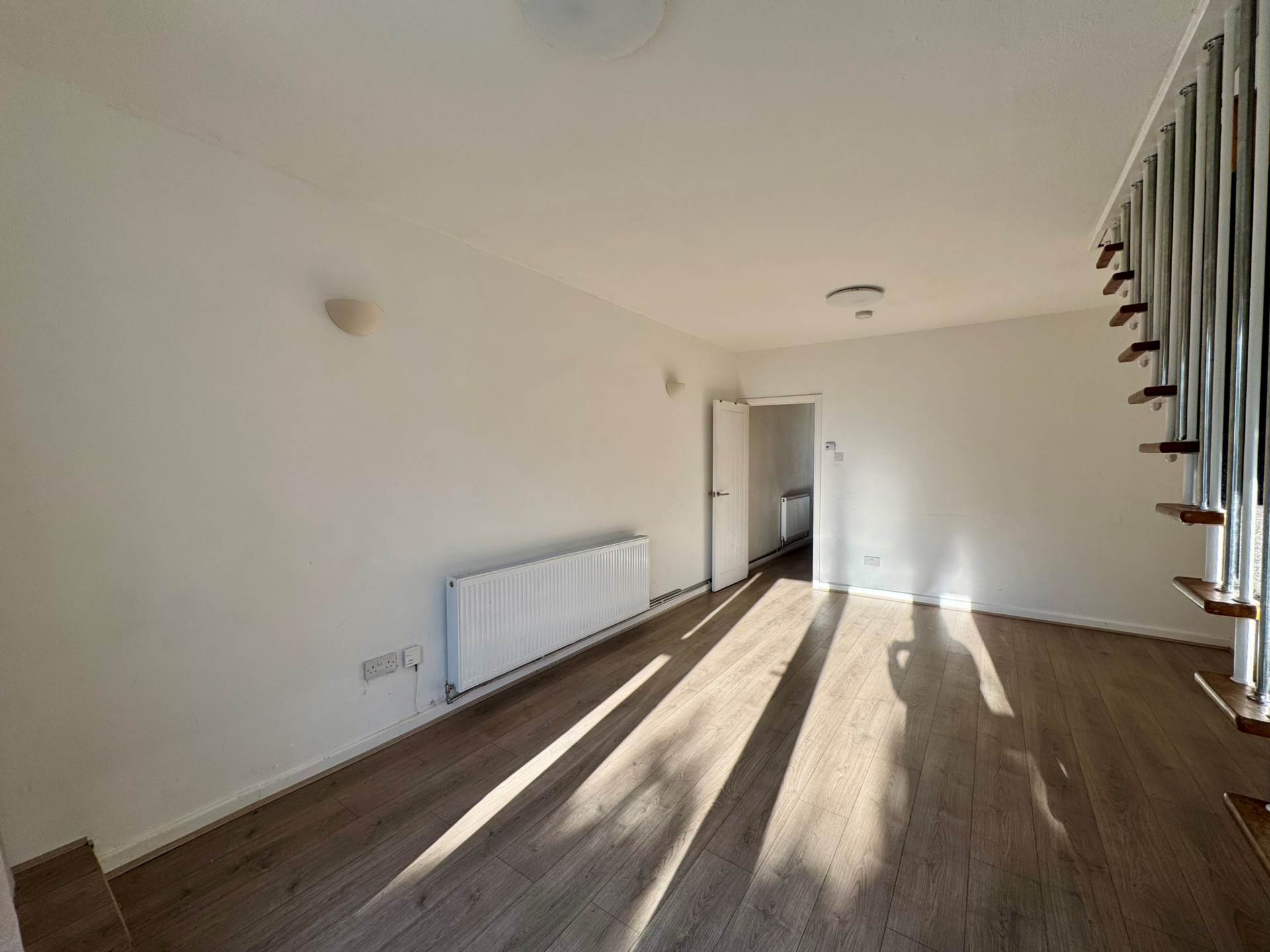 Karen Terrace, Leytonstone, E11, Image 2