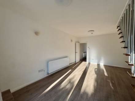 Karen Terrace, Leytonstone, E11, Image 2