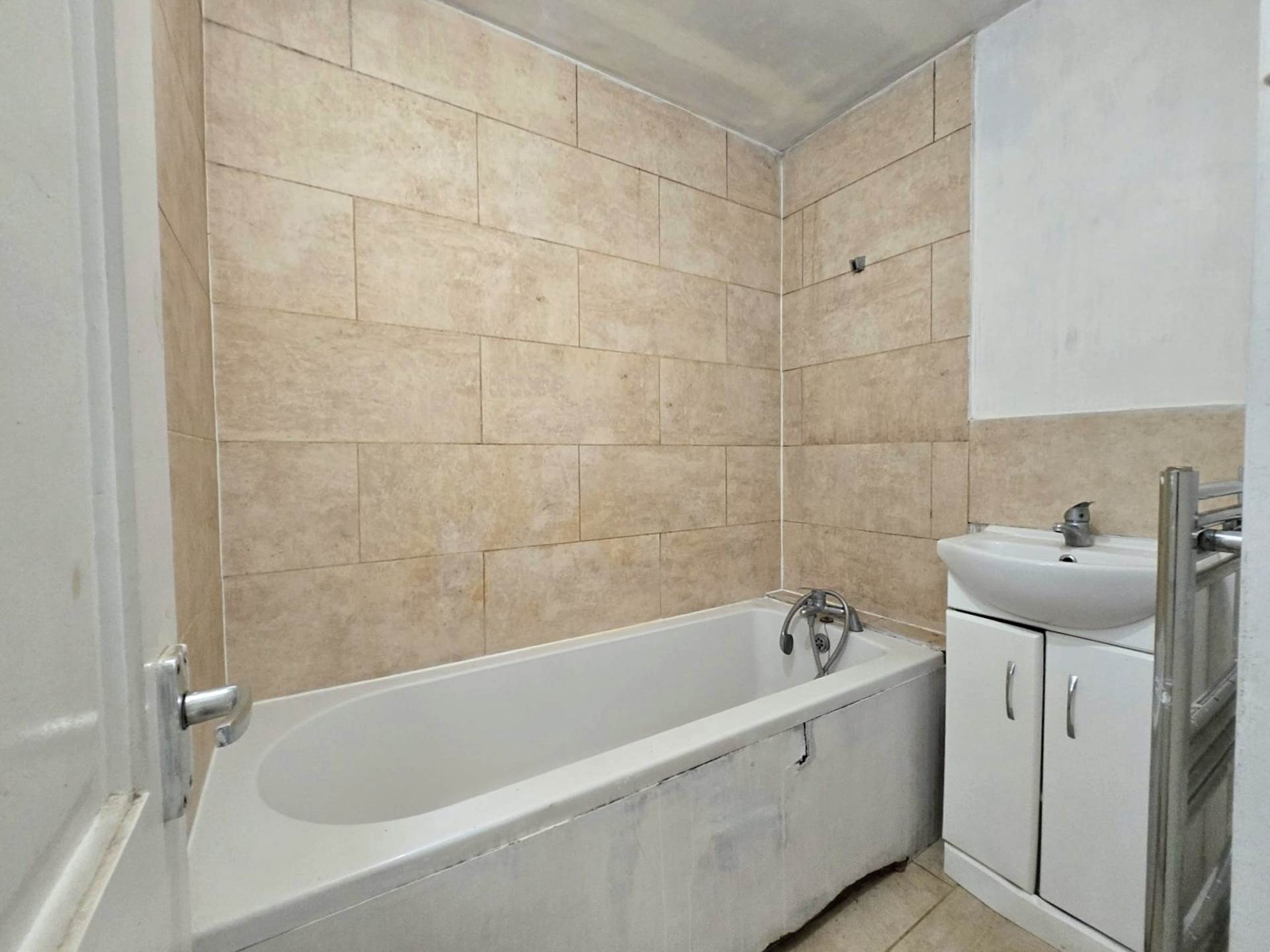 Halley Road, Manor Park, London E12, Image 13
