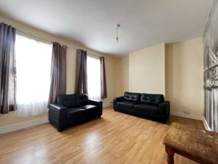 1 Bedroom Flat, Capel Road, Forest Gate, E7