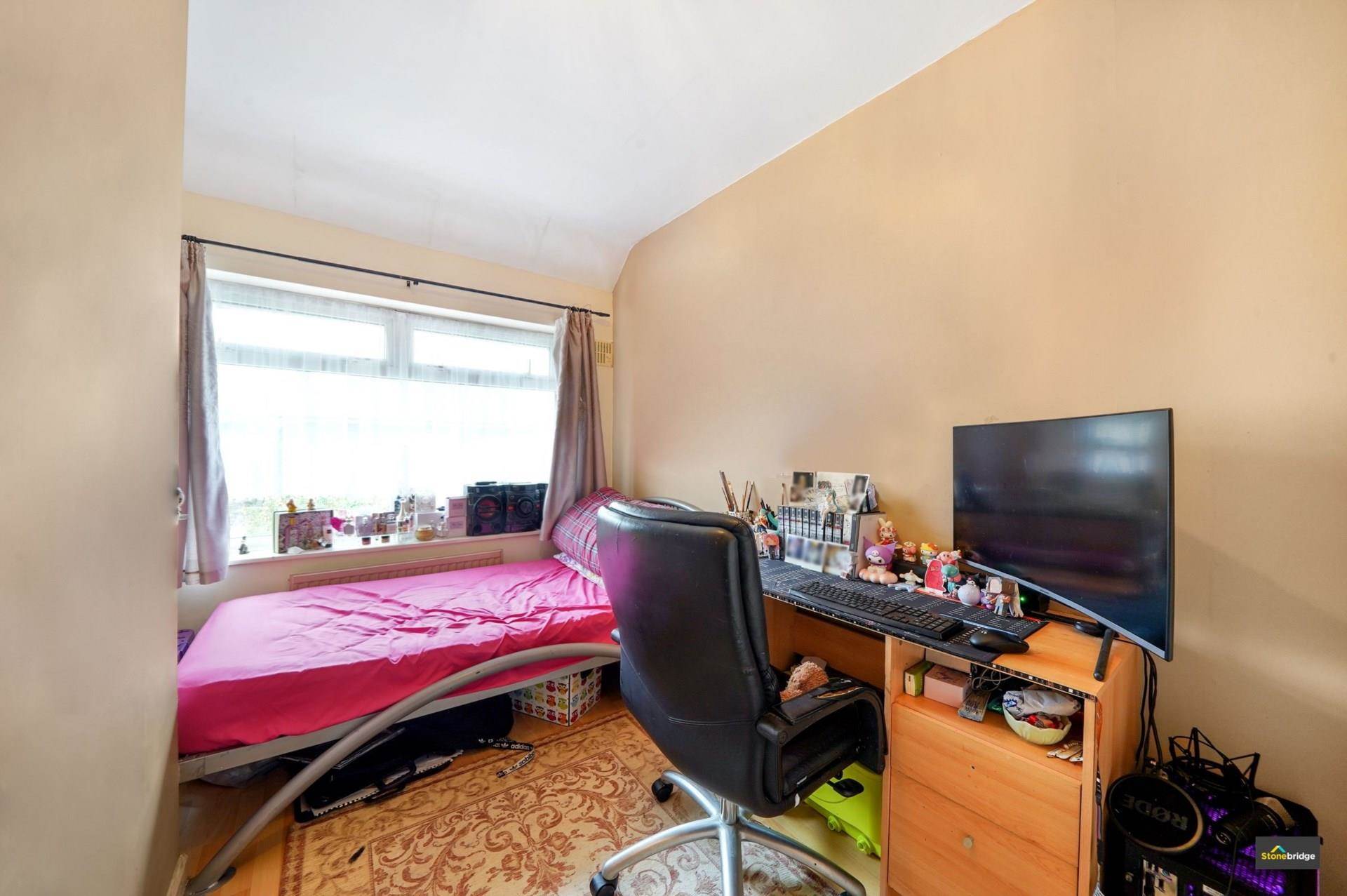 Neesham Road, Dagenham, RM8, Image 10