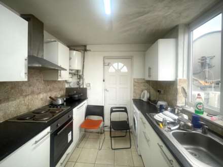 High Street, Walthamstow, E17, Image 3