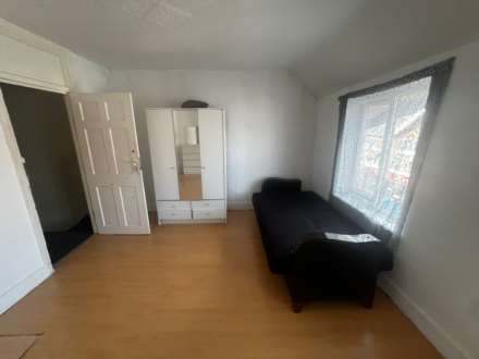 High Street, Walthamstow, E17, Image 4