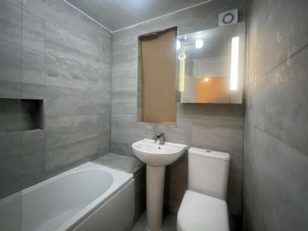 High Street, Walthamstow, E17, Image 5