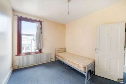 Little Ilford Lane, Manor Park, E12 5PW, Image 11