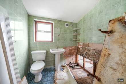 Little Ilford Lane, Manor Park, E12 5PW, Image 12