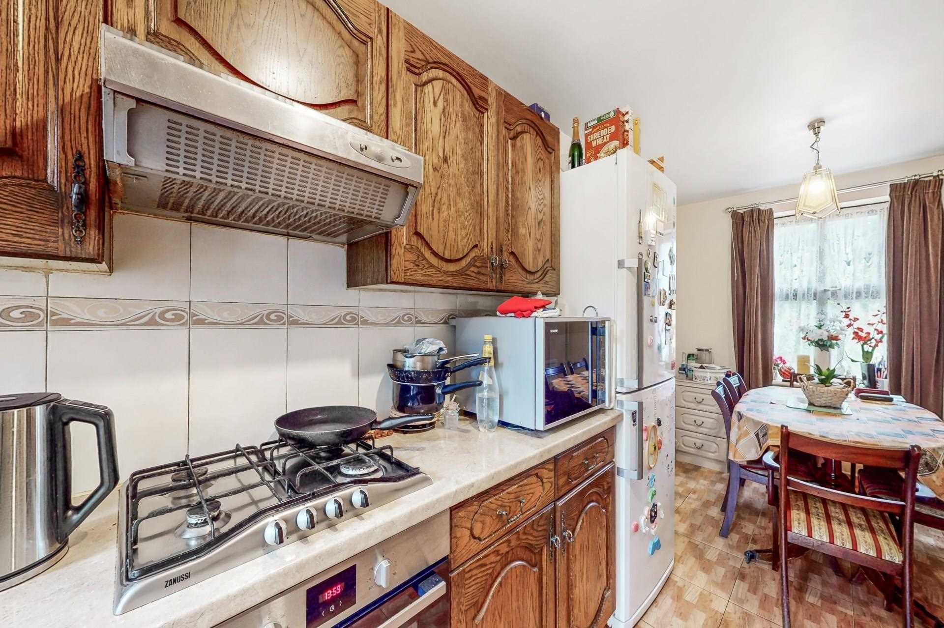 Garnet Walk, Beckton, E6, Image 8