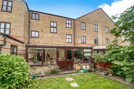 Garnet Walk, Beckton, E6, Image 2