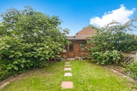 Garnet Walk, Beckton, E6, Image 3