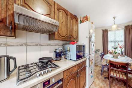 Garnet Walk, Beckton, E6, Image 8