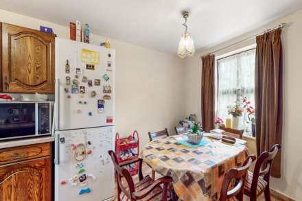 Garnet Walk, Beckton, E6, Image 9