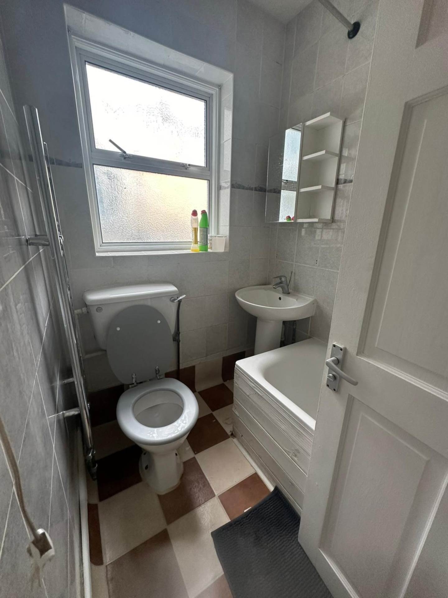 Third Avenue, Walthamstow, E17, Image 5