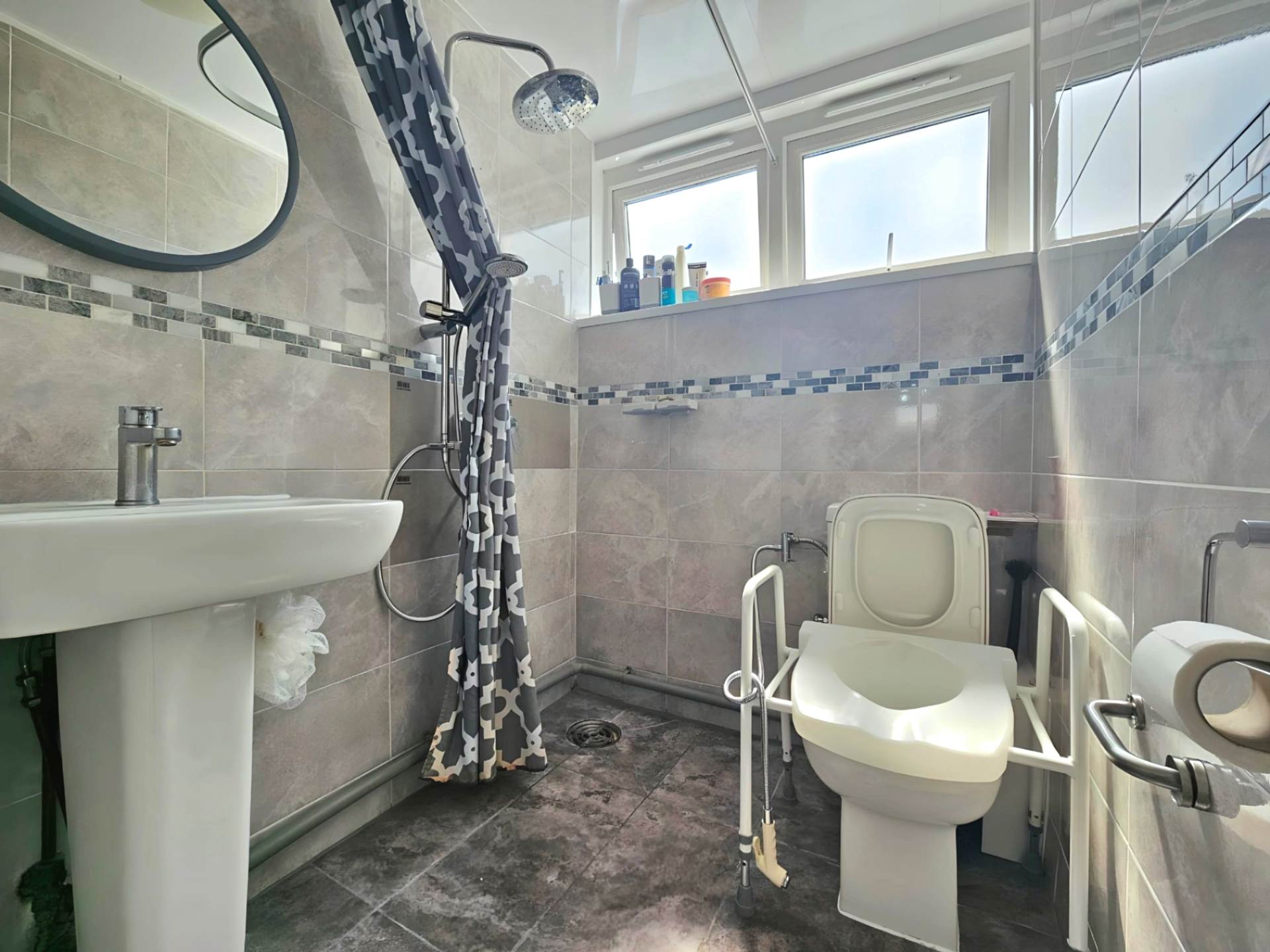 Warren Gardens, Stratford, E15, Image 10