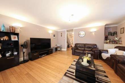 Hollidge Way, Dagenham, RM10, Image 1